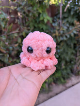 Load image into Gallery viewer, Mini Octo | Crochet Plush Toy