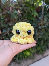 Load image into Gallery viewer, Mini Octo | Crochet Plush Toy
